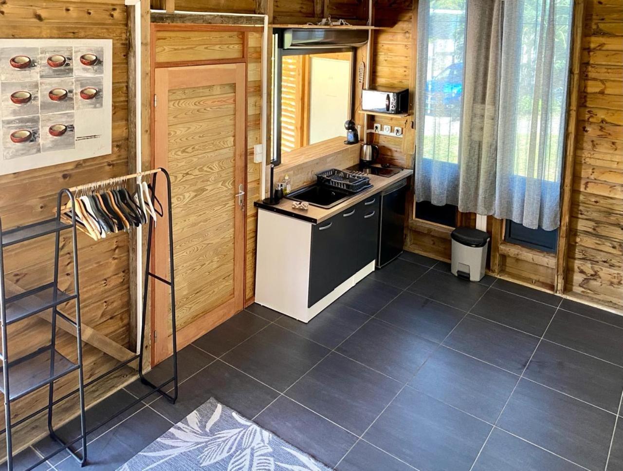 Charmant Bungalow Tout Confort Climatise - Terrasse Et Acces Plage ! Deshaies Ngoại thất bức ảnh