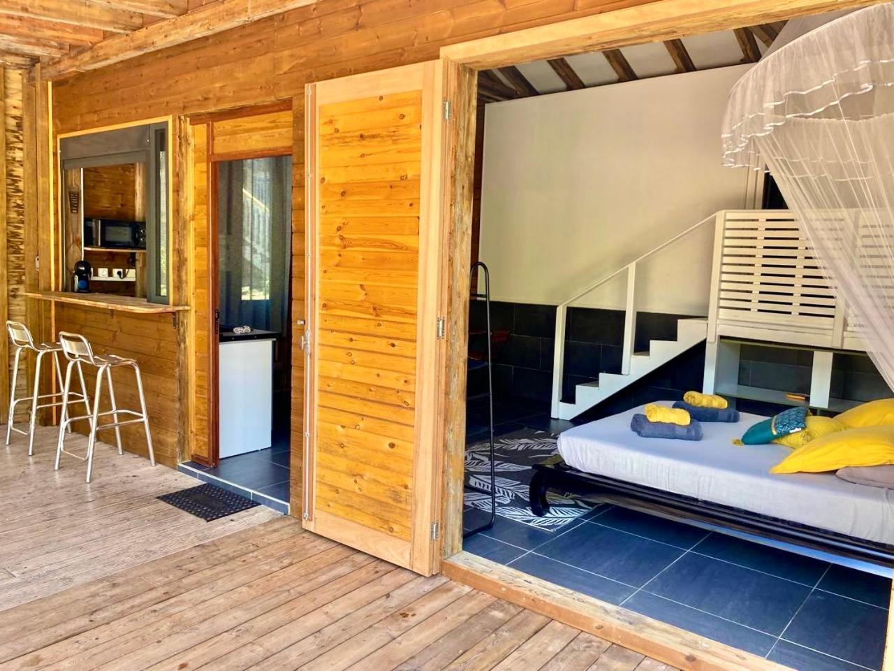 Charmant Bungalow Tout Confort Climatise - Terrasse Et Acces Plage ! Deshaies Ngoại thất bức ảnh