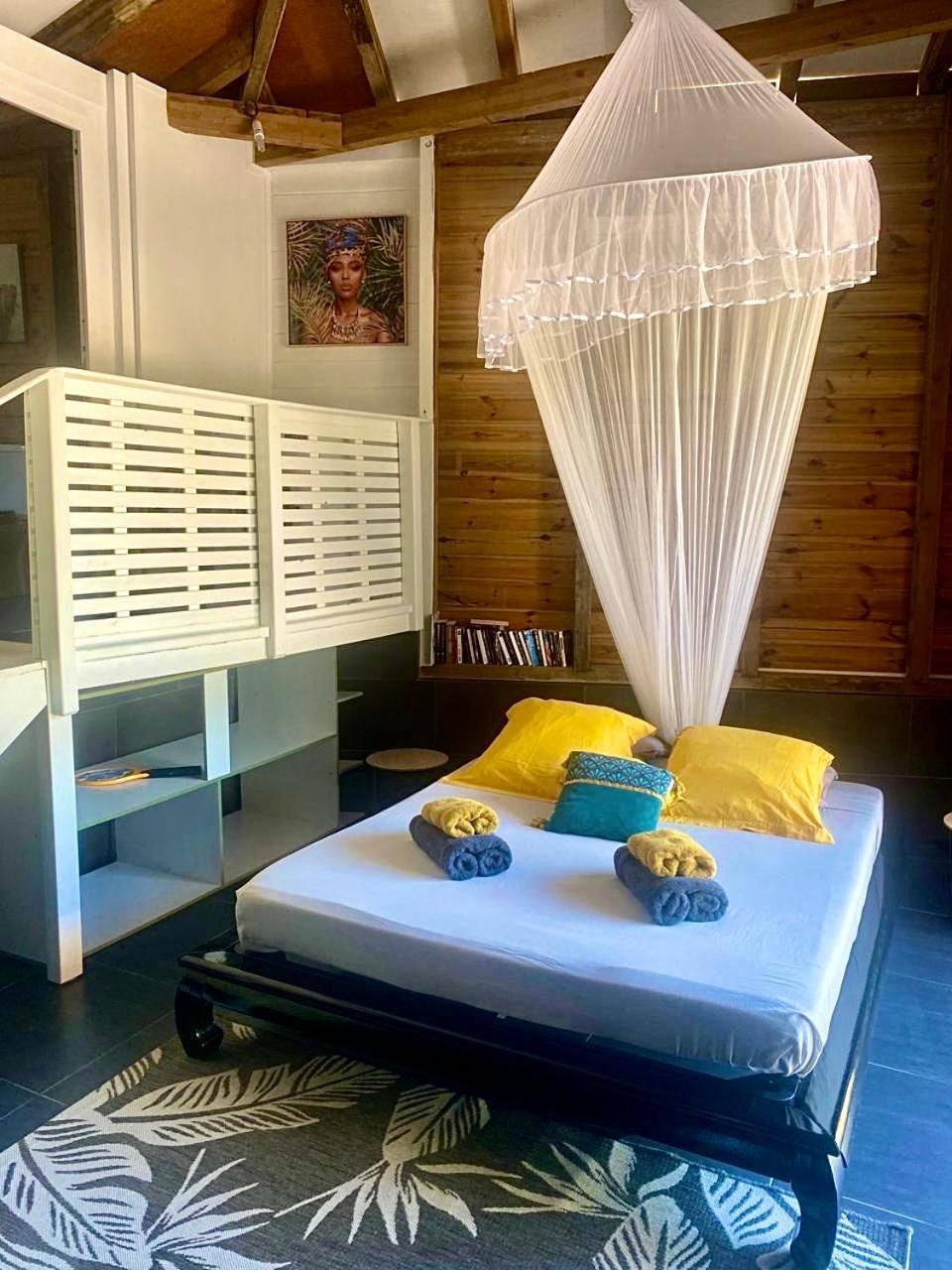 Charmant Bungalow Tout Confort Climatise - Terrasse Et Acces Plage ! Deshaies Ngoại thất bức ảnh